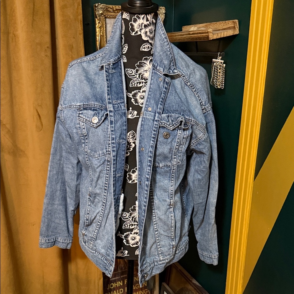 American Eagle Outfitters Light Blue Jean Jacket